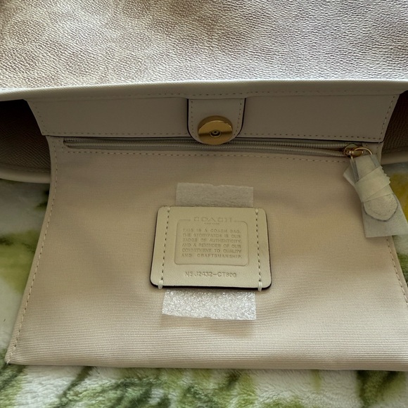NWOT Coach Purse - 2 Different Straps - Never Worn - Picture 9 of 15